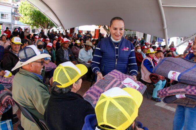 En el ejercicio de la responsabilidad pública, mujeres saben dar respuesta: Julieta Gallardo