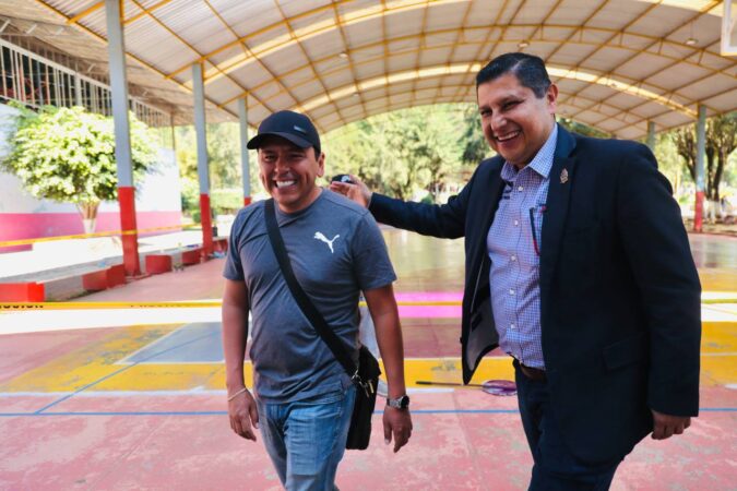 Nacho Campos supervisa obras en la Unidad Deportiva por 8 mdp