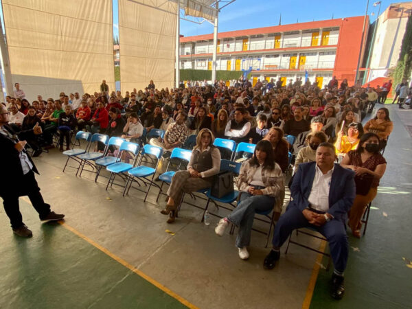 Participa SSM en primera edición de la escuela para padres de la UVAQ