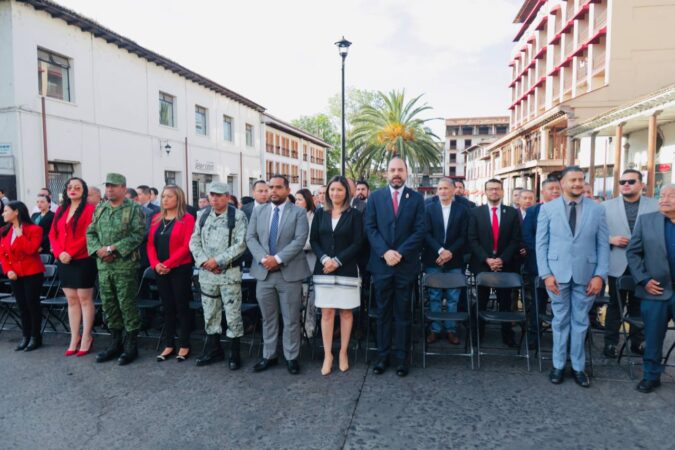 Conmemoran en #Uruapan el Día de la Bandera