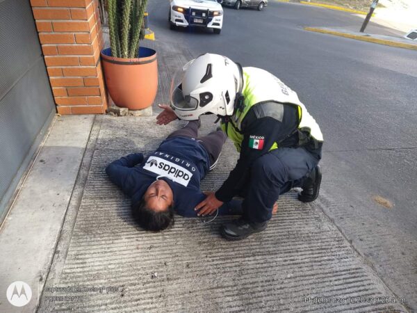 Mujer es arrollada por un motociclista en la colonia El Bosque