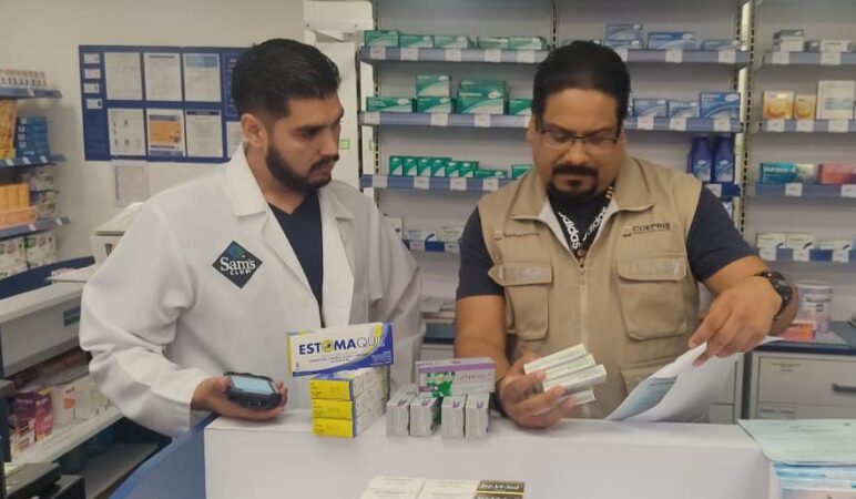 Vigila SSM farmacias de Lázaro Cárdenas ante alerta sanitaria