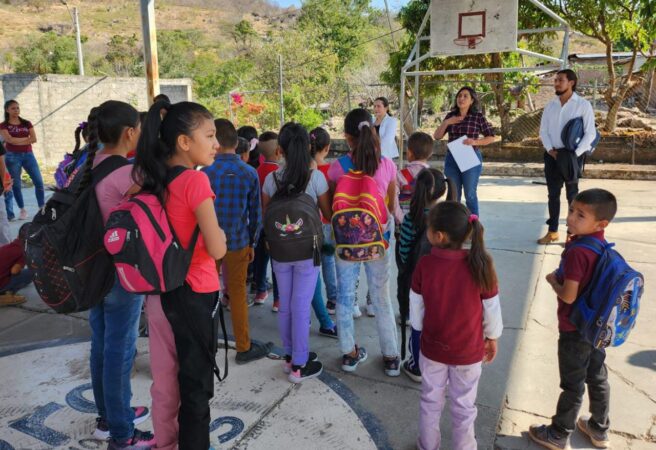 Con transparencia, cubre SEE necesidad docente en escuelas de Michoacán