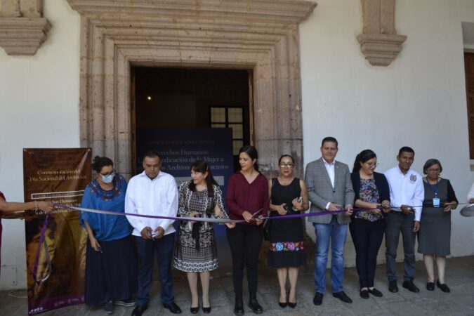 Inaugura Segob exposición grafica documental sobre la reivindicación de la mujer