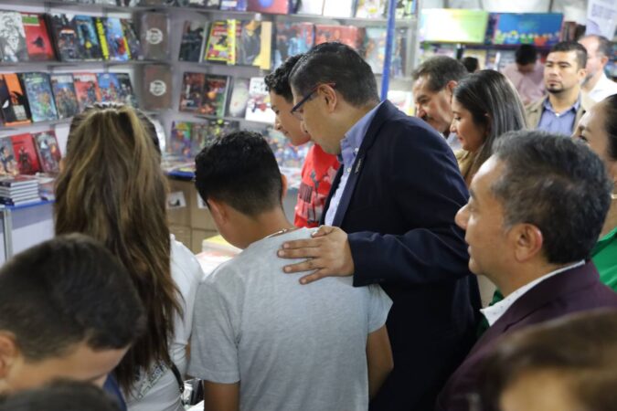 Inaugura Nacho Campos la XXII Feria Internacional del Libro de Uruapan