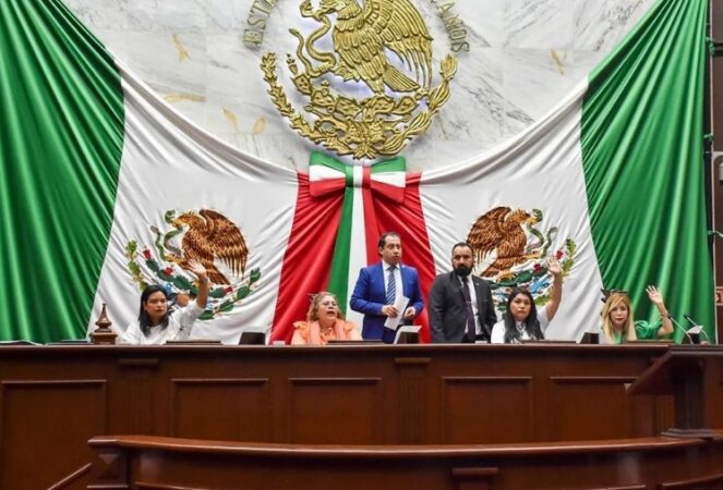 Por violar principio de legalidad, remueve Congreso al auditor superior