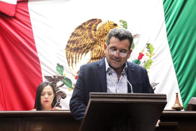 Reyes Cosari propone anular requisito de nacionalidad mexicana por nacimiento para acceder a cargos públicos