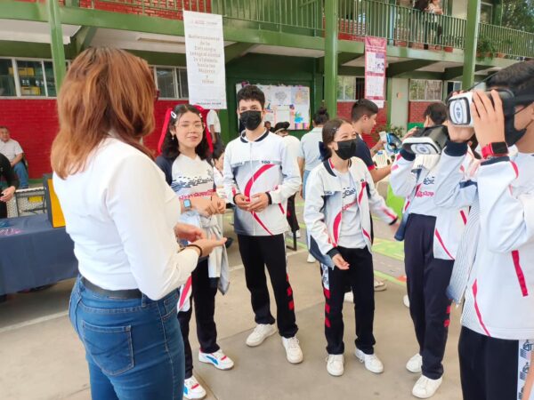 Policía Cibernética de la SSP brinda talleres a adolescentes de secundaria en Morelia