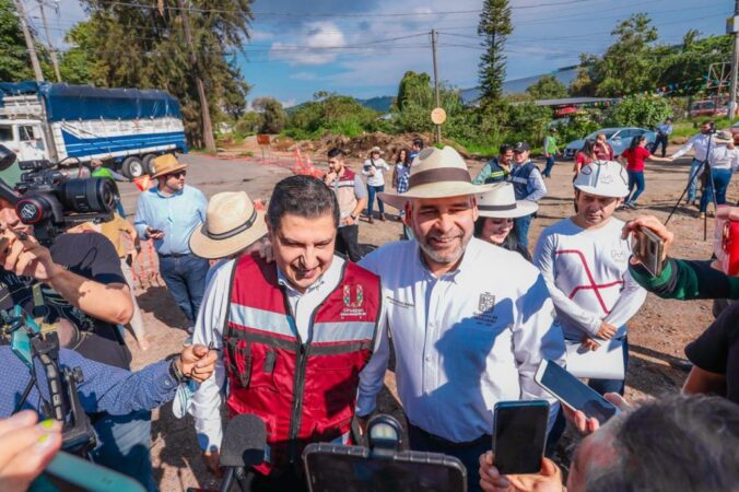 Nacho Campos y Alfredo Ramírez Bedolla supervisan obra en avenida San Francisco