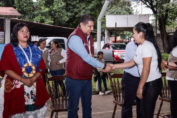 Nacho Campos sigue impulsando la educación