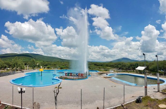 Este verano disfruta de las aguas termales de Rancho Viejo y del Géiser de Ixtlán