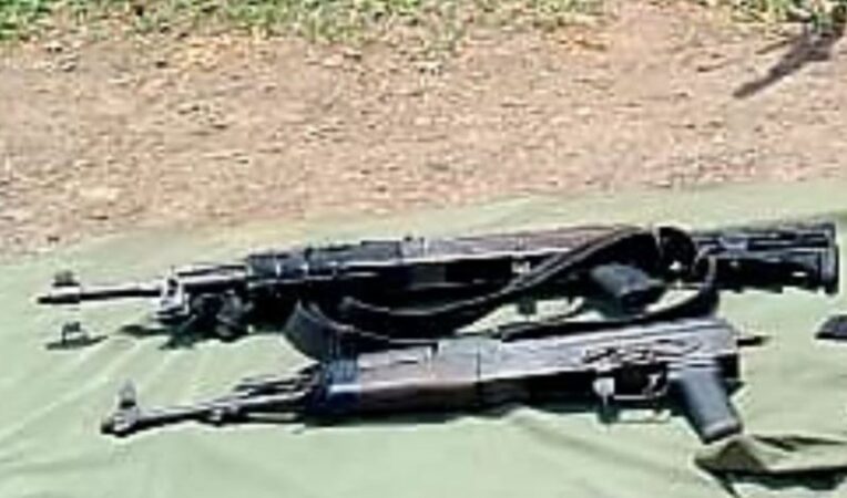 En Apatzingán: SSP, Sedena y GN detienen a uno con dos rifles, cargadores y municiones para AK-47