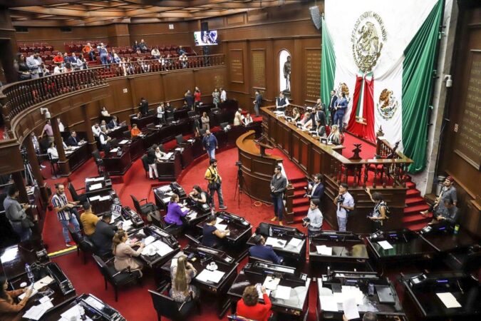 Por medio de juicio político, Congreso de Michoacán inhabilitó por diez años a ex auditor del Estado