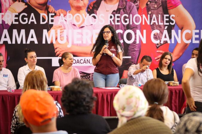 Entregan apoyo del Bienestar a mujeres con cáncer en Los Reyes