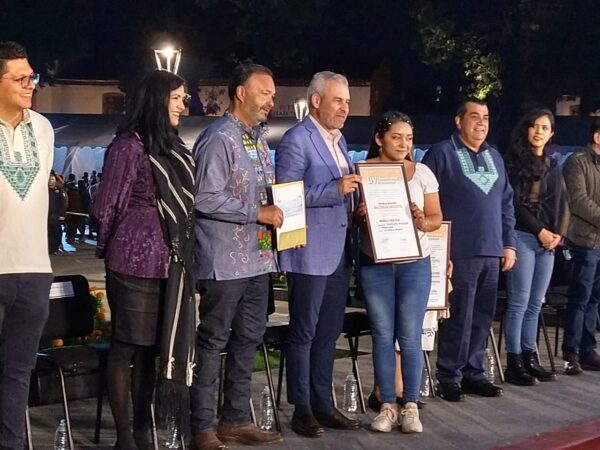 Premian a artesanos en el Concurso de Noche de Muertos; incrementan bolsa a 1 mdp