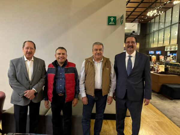 Raúl Morón, presente en cónclave por la unidad de Morena en torno a Claudia Sheinbaum