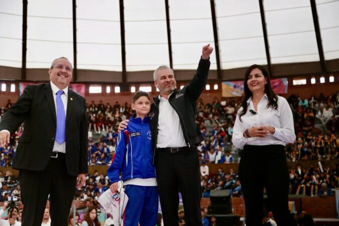 Más de mil 200 escuelas serán beneficiadas con tenis: SEE