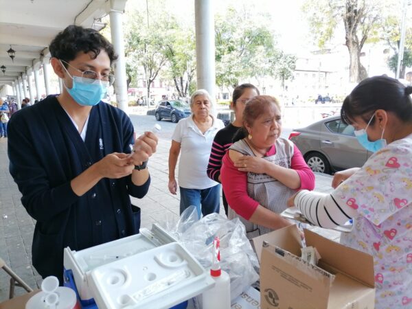 Exhorta SSM a Uruapenses vacunarse contra la influenza