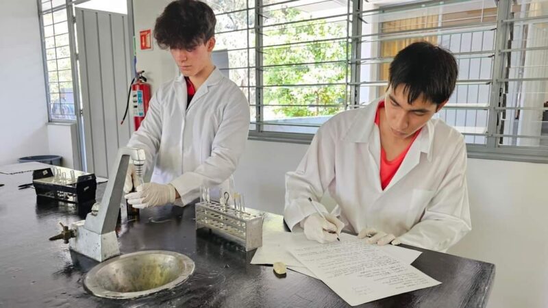 Alumnos del Cecytem, seleccionados para la Olimpiada Nacional de Química