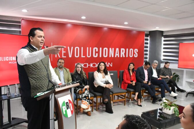 Está en riesgo el futuro de México y eso nos obliga a estar unidos: Memo Valencia