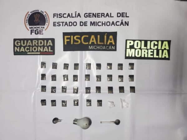 Tras cateo, asegura FGE sustancia con apariencia de narcótico y detiene a seis personas