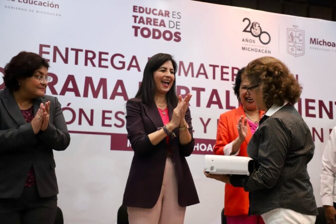 Equipa SEE más escuelas de educación especial con 9 mdp