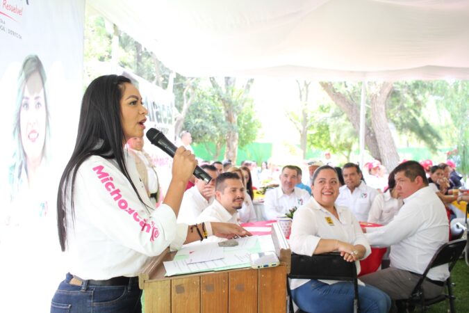 La unidad es nuestro camino, la fuerza nuestro corazón por eso vamos a ganar: Araceli Saucedo