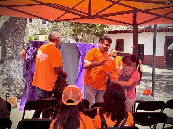 Toño Carreño festejó a niños de Tiripetío y Tenencia Morelos