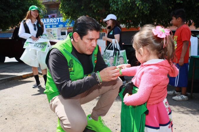 Crear políticas públicas para favorecer derechos de la niñez, compromiso de Ernesto Núñez