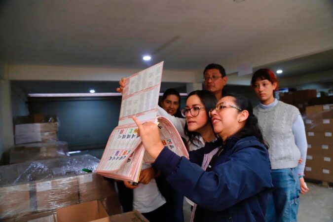 Inicia arribo de boletas electorales que se utilizarán  el próximo 2 de junio en Michoacán