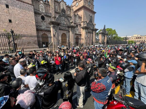 Rodaron 3 mil motociclistas en la Caravana Don Mundo por el País de la Monarca