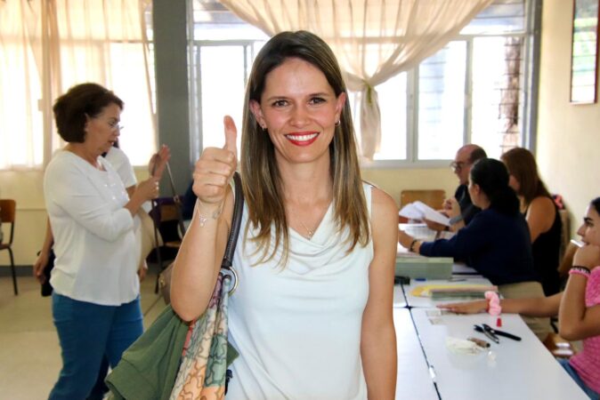 Daniela De Los Santos Convoca a una Jornada Electoral en Paz