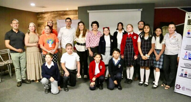 Pasan alumnos michoacanos a fase nacional de encuentro de inglés