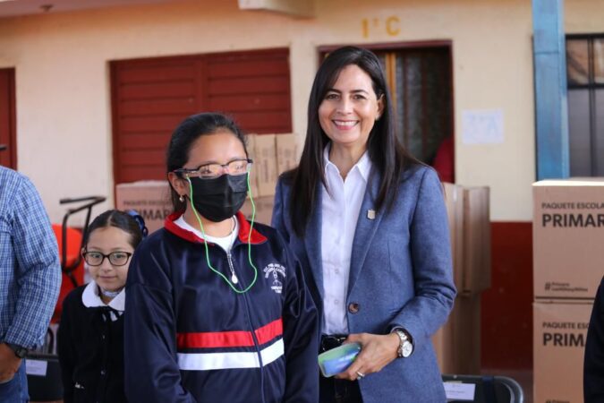 SEE alista entrega de lentes a 12 mil 500 estudiantes de zonas marginadas