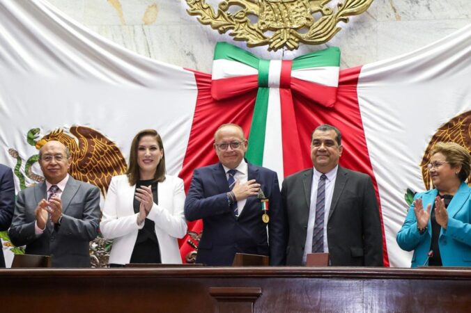 Reconoce 75 Legislatura a Juan Bosco Martínez y a Nicolás De La Torre con la Condecoración “Melchor Ocampo”