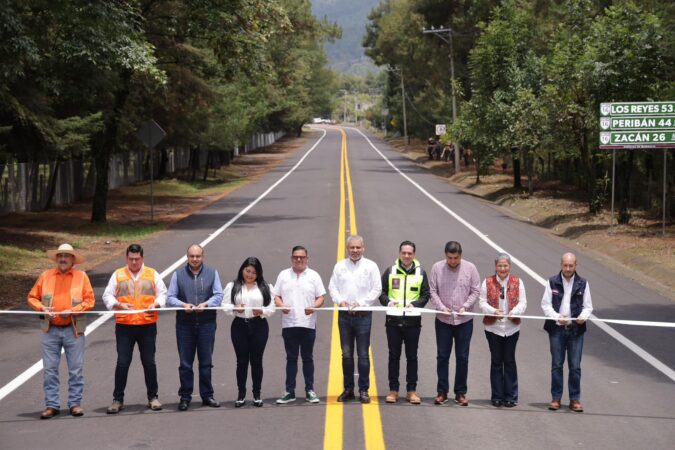 Inaugura Bedolla rehabilitación carretera Uruapan-Peribán