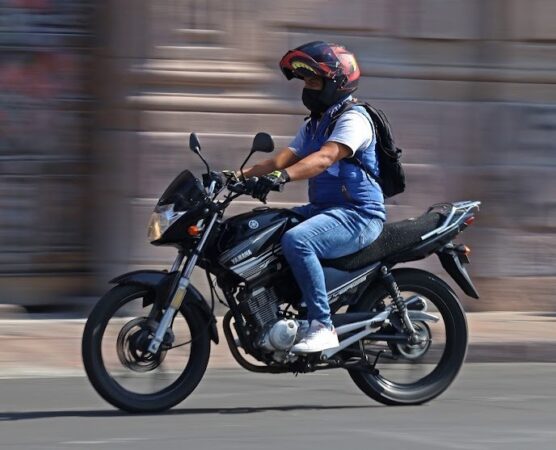 Usar casco puede salvar tu vida en accidentes de moto: SSM