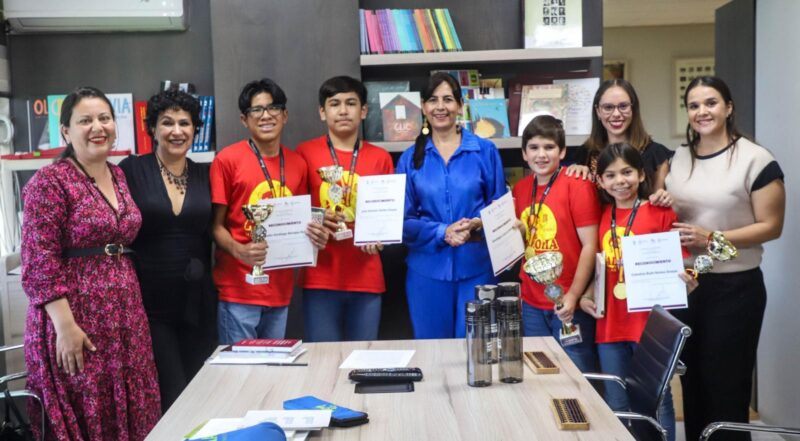 Reconoce SEE a estudiantes campeones en mundial de cálculo mental