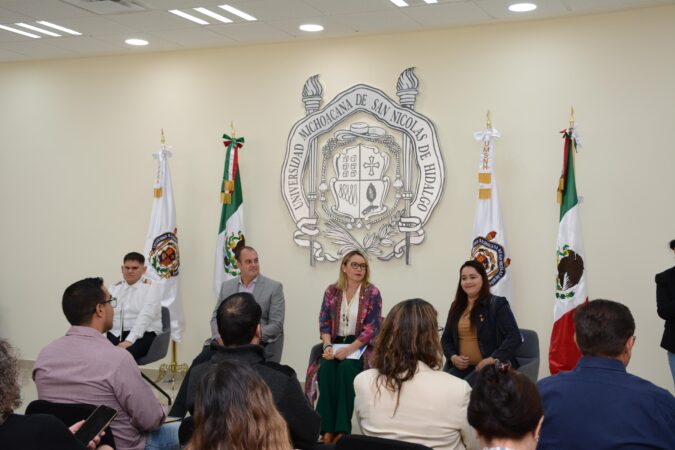 Formemos un equipo fuerte para tener una Universidad abierta, para todas y todos: Rectora