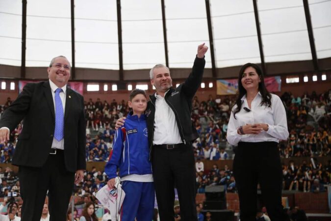 Otra vez, van 200 mil pares de tenis para alumnos de secundaria