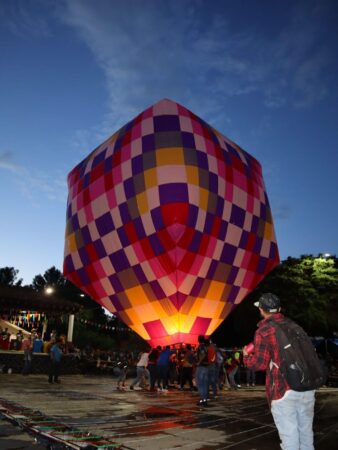 Tiríndaro celebró a lo grande su primer Festival de Globos de Cantoya