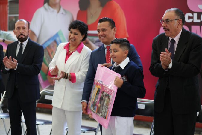 Destaca Torres Piña compromiso de docentes para nuevo ciclo escolar