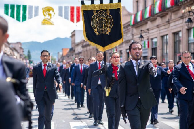 Con templanza y fuerza las y los nicolaitas participaron en el desfile del 16 de septiembre