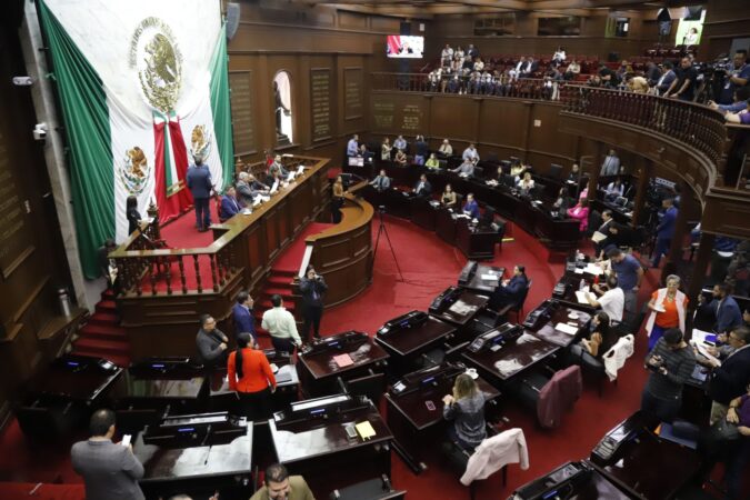 Constituyen Grupos Parlamentarios de la 76 Legislatura de Michoacán