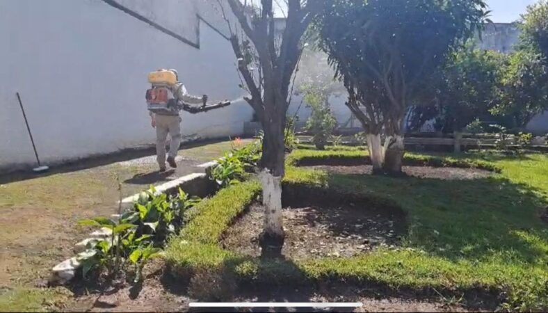 Fumigan contra el dengue los penales de Michoacán