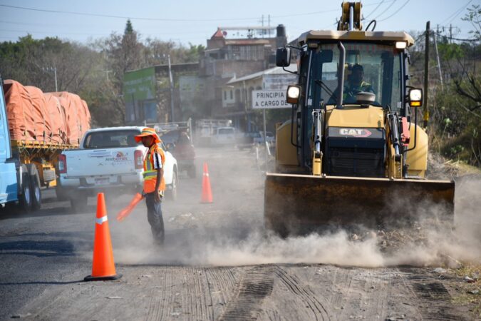 SCOP activa labores de bacheo emergente en carreteras federales