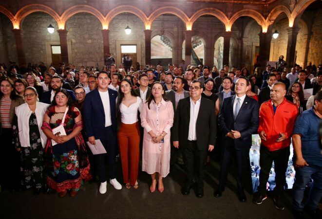 Reconocen talento y dedicación de ganadores del Premio Michoacano de la Juventud