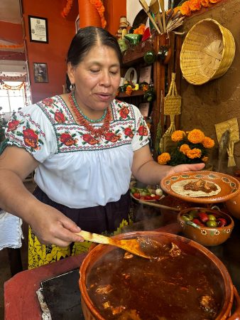 Un toque de sabor al corazón en el taller de cocina de Rosalba Morales