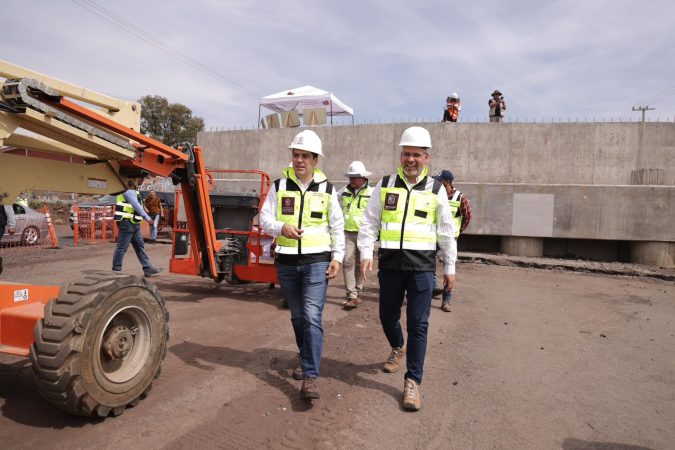 Supervisa Bedolla puente de Villas del Pedregal; destaca beneficio para 125 mil habitantes