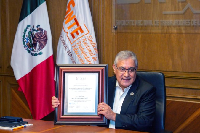 El SNTE recibe certificación ISO 9001 por la respuesta que brinda a sus agremiados